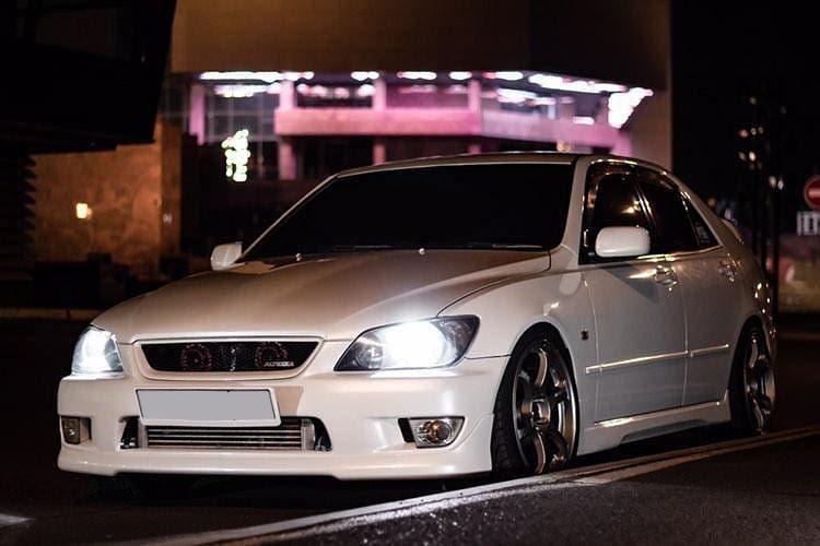 TRD-tyylinen etulippa Lexus IS(98-05)