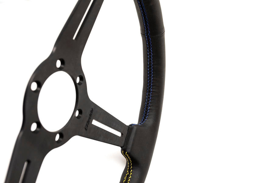 GReddy Sports "Medium Type" Ratti (47 mm syvyys), musta nahka, mustat puolat - 340 mm