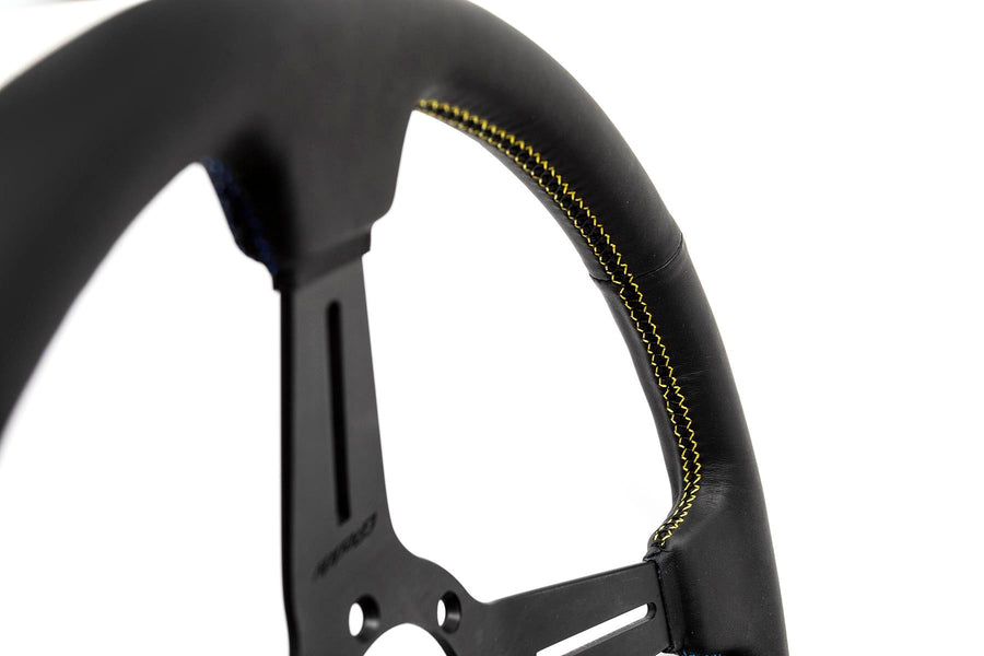 GReddy Sports "Medium Type" Ratti (47 mm syvyys), musta nahka, mustat puolat - 340 mm