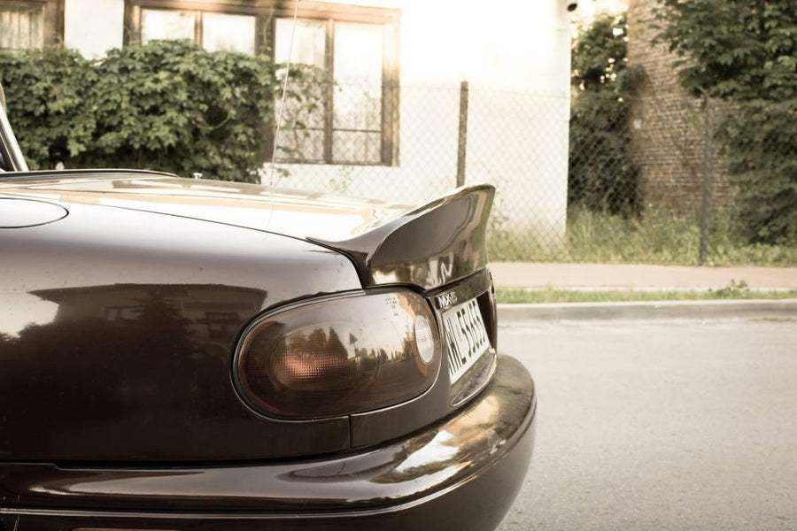"Ducktail"-tyylinen takaspoileri Mazda MX-5 NA