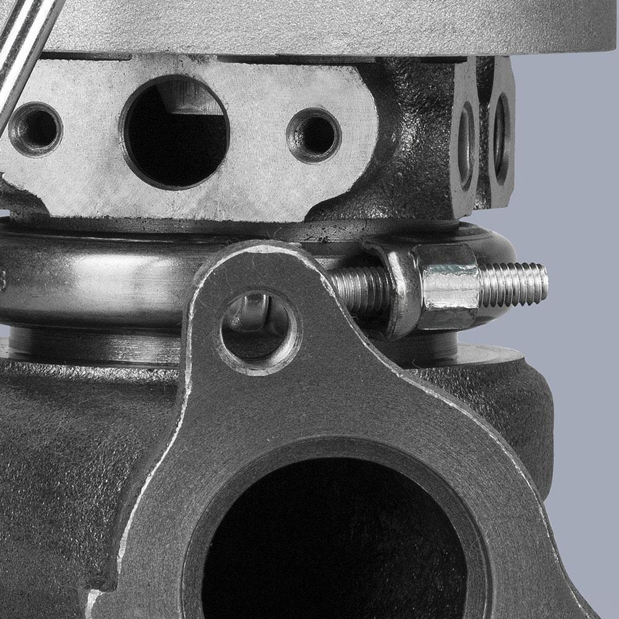 TD04 Turboahdin Mitsubishi GT3000 3.0 V6 vasen 49177-02400