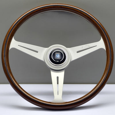 Nardi Classic ND36 Ratti, Puu, Himmeät Puolat, 40 mm Syvyys (Iso Keskiö)