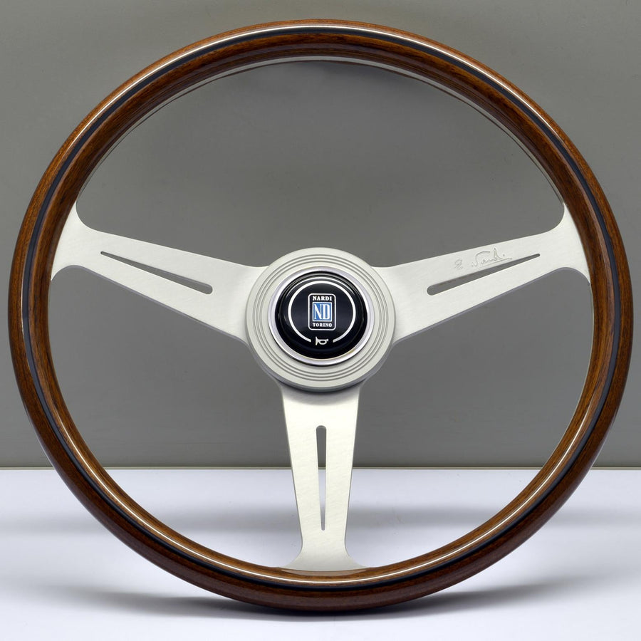 Nardi Classic ND36 Ratti, Puu, Himmeät Puolat, 40 mm Syvyys (Iso Keskiö)