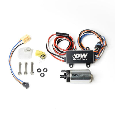 Deatschwerks DW440 440 L/h E85-polttoainepumppu C102-ohjaimella Ford Fiesta ST (14-19)