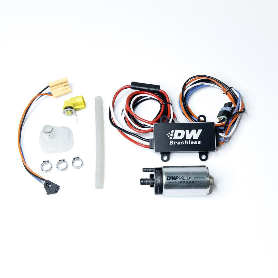 Deatschwerks DW440 440 L/h E85-polttoainepumppu C103-ohjaimella Mazda RX-8 & Nissan 370Z