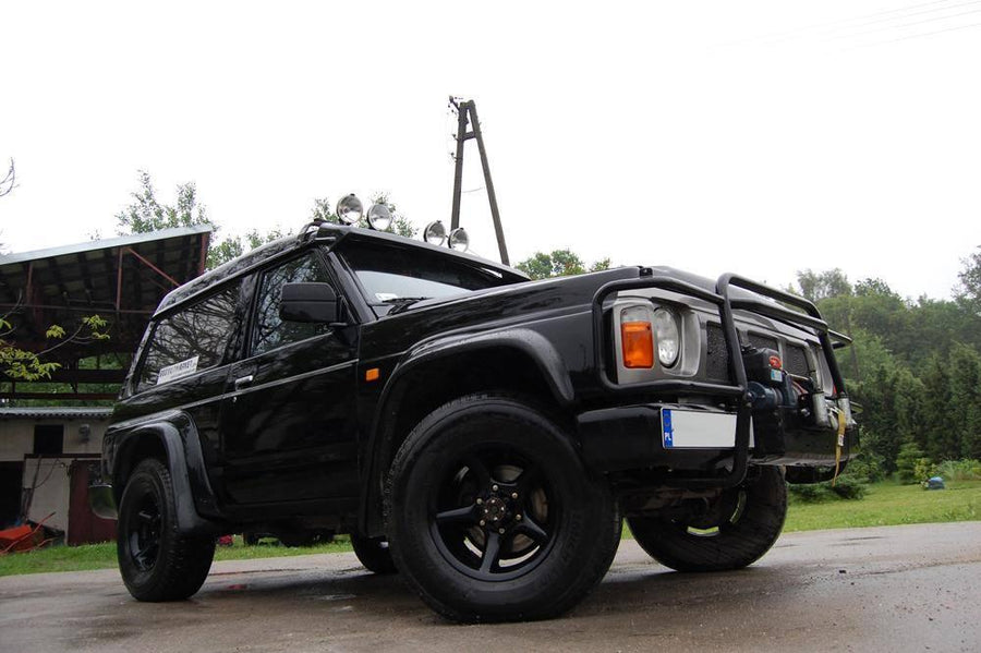 FRP-ovet Nissan Patrol GR I Y60