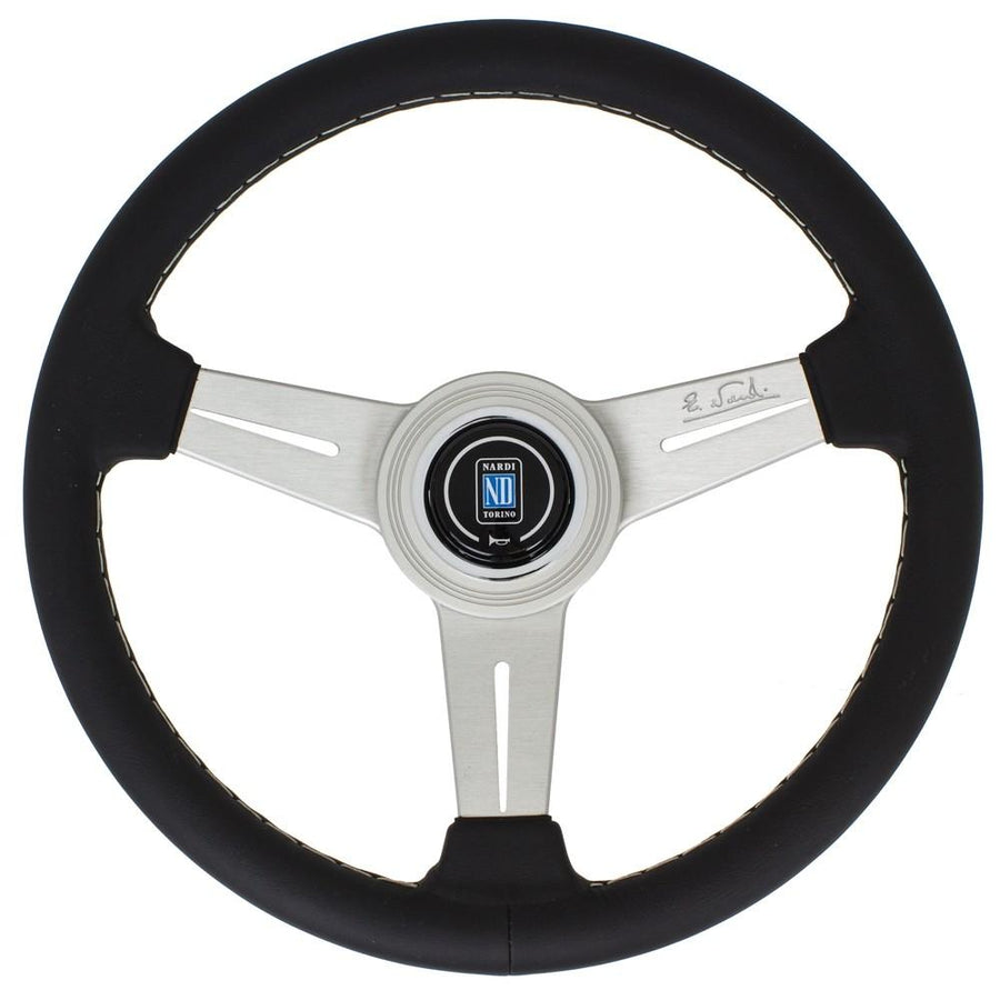 Nardi Classic ND33 Ratti, Musta Nahka, Satiinipuolat, Harmaa tikkaus, 40 mm Syvyys