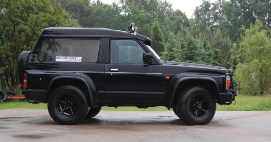 FRP-aurinkolippa Nissan Patrol GR I Y60