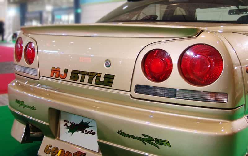 Origin Labo Takasiipi Nissan Skyline R34 (4-ovinen)