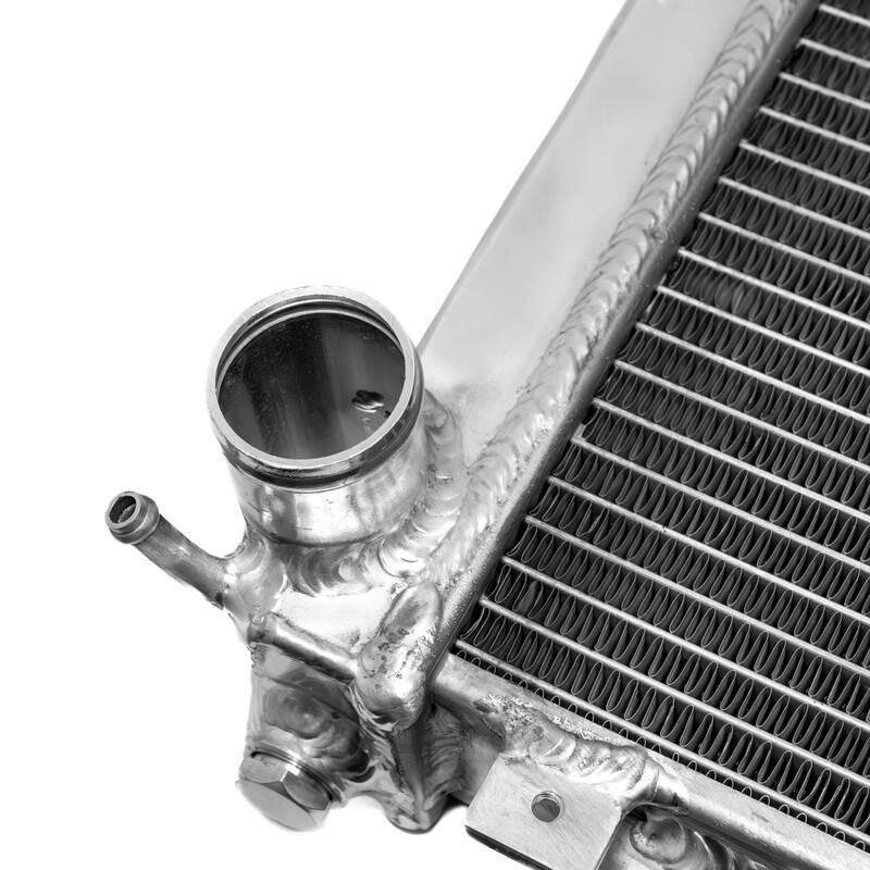 Cooling Solutions alumiini jäähdytin Subaru Impreza 2.0L Turbo GC & Legacy 2.2L Turbo BC