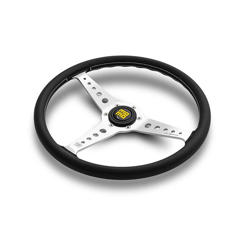 Momo California Ratti (34 mm Syvyys), Musta nahka, Kromipuolat - 36 cm