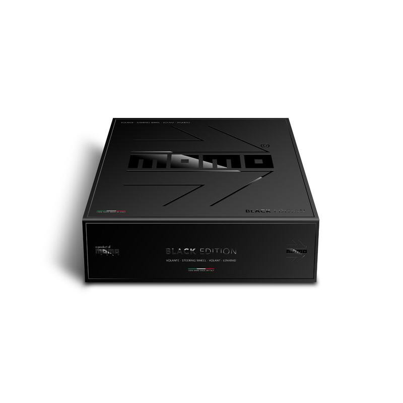 Momo Mod. 07 Black Edition Ratti (72 mm Syvyys), Musta Mikrokuitu, Mustat Puolat - 35 cm