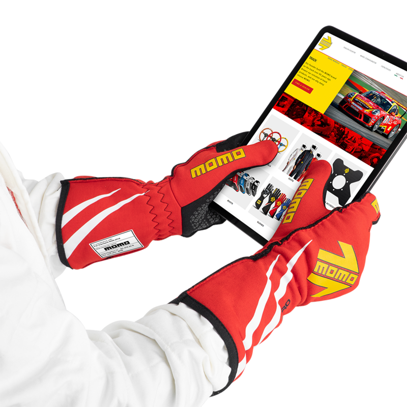 Momo Corsa Pro Ajohanskat, Punainen (FIA)