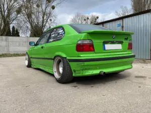 190733700_221369636466500_7219120023318410286_n.jpg "Felony-tyylinen" leveä korisarja BMW E36 Compactille