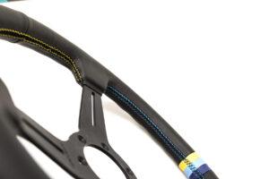 2a3a7517_1.jpg GReddy Sports "Medium Type" Ratti (47 mm syvyys), musta nahka, mustat puolat - 340 mm
