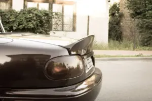 47a9a30af8c794d168748425249c5f67.jpg "Ducktail"-tyylinen takaspoileri Mazda MX-5 NA