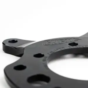 cnc71-second-caliper-adapter-z33-03.jpg Lisäjarrusatulan adapterit Nissan 350Z (CNC71)