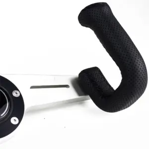 Nardi 2Spokes Ratti, Musta Rei'tetty nahka, Satiinipuolat, Musta tikkaus, Ø33 cm