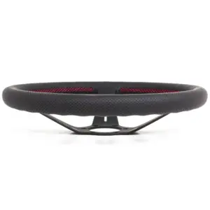 fb5ae09dd0ef8c0d87f796ab47a1af91.jpg Nardi Deep Corn Ratti, Musta Rei'itetty Nahka, Mustat Puolat, Punainen Tikkaus, 80 mm Syvyys, Ø35 cm