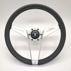 novantesimo_ring_screws_1.jpg Nardi Novantesimo 90-vuotisjuhla Ratti, Musta Nahka, Valkoiset Puolat, Ø35.5 cm, Valkoinen Keskirengas Ruuvit Näkyvissä
