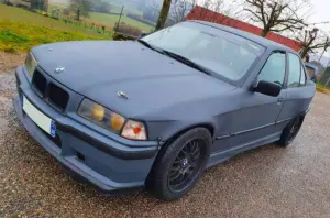 sedan4.jpg "Felony-tyylinen" leveä korisarja BMW E36 Sedanille