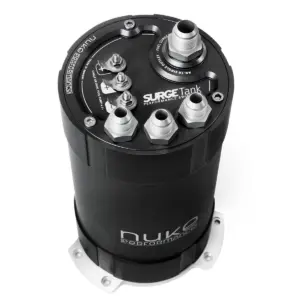 150-01-207-01.jpg Nuke Performance 2G Fuel Surge Tank 3.0 litraa Deatschwerks DW400 -pumpulle